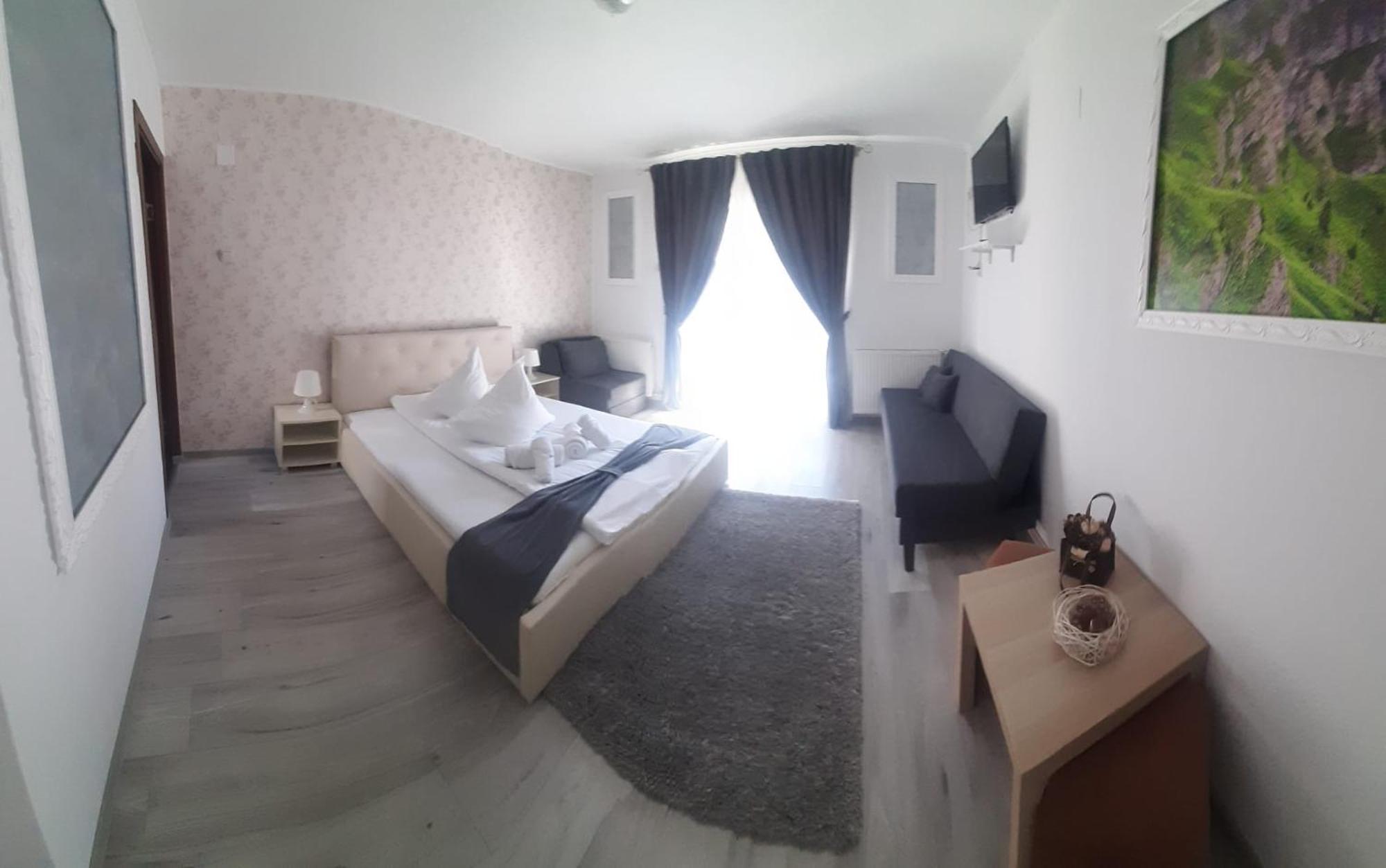 Casa Katalina 2 Hotell Buşteni Exteriör bild